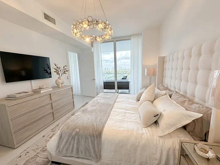 151 N Seabreeze Blvd #403 — Photo 6