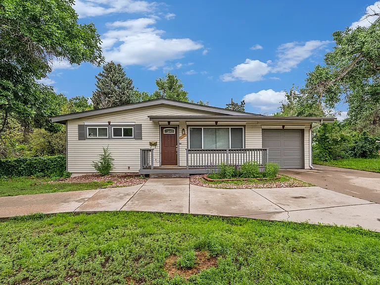5620 Nebraska Way — Photo 1