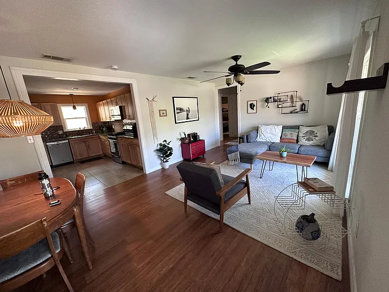 2519 Wilson St — Photo 8