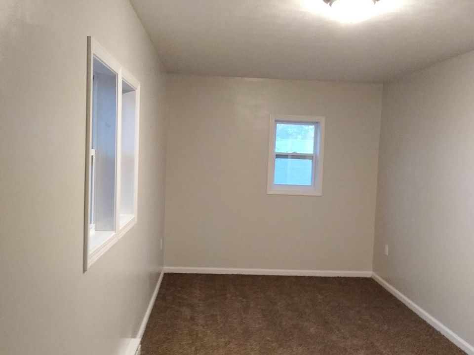 2nd image of 1110 1/2 Filmore Ave