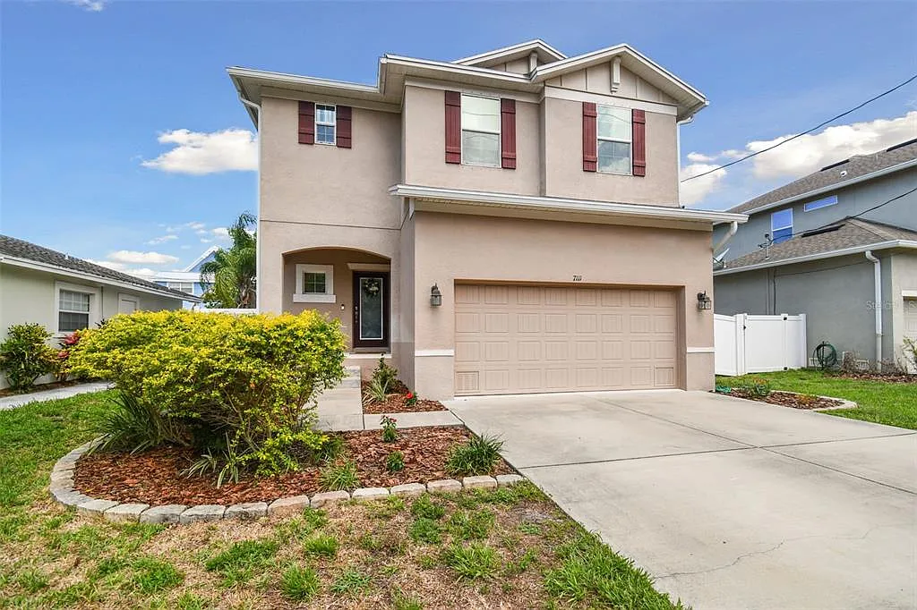 4 bed, 2.5 bath, 1811 sqft, $3,600 — Photo 1