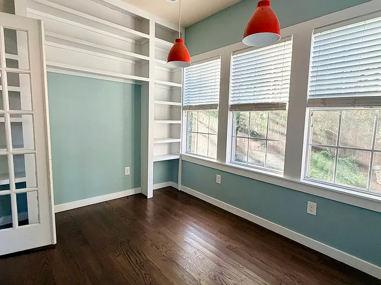 419 W Lullwood Ave — Photo 7