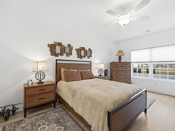 5th image of 116 Kingsbury Loop #C