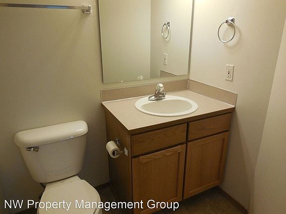 4th image of 4720 60th Dr NE