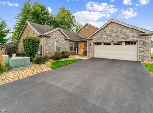 1330 Preserve Blvd, Poland, OH 44514
