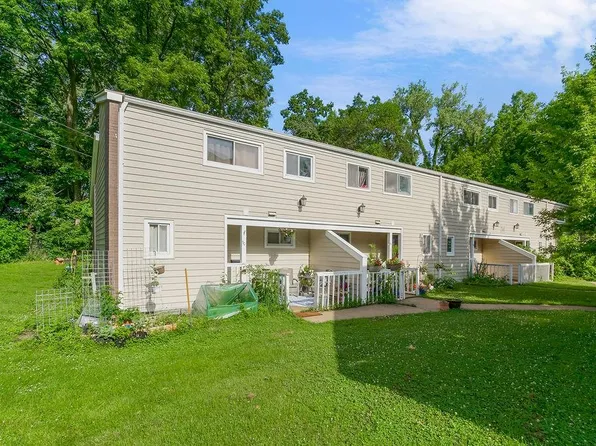 255 N Michigan St APT 90, Lawrence, KS 66044