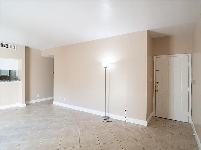 6500 Harbor Town Dr #2806 — Photo 2