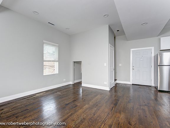 2nd image of 3040 N Southport Ave #2R
