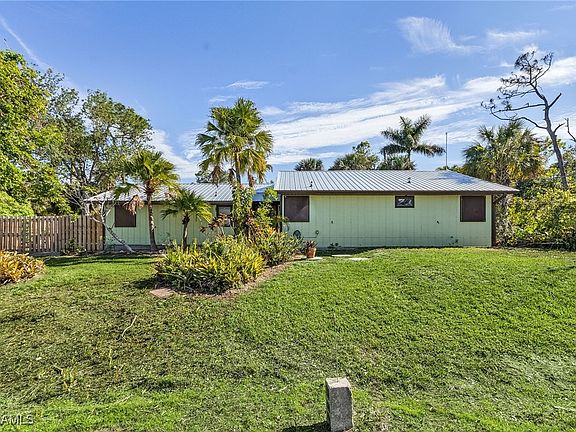3rd image of 7321 Pomegranate Dr