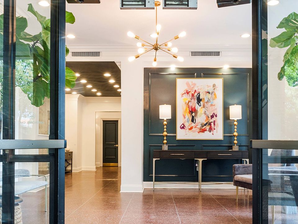 HT Lobby Entrance 1