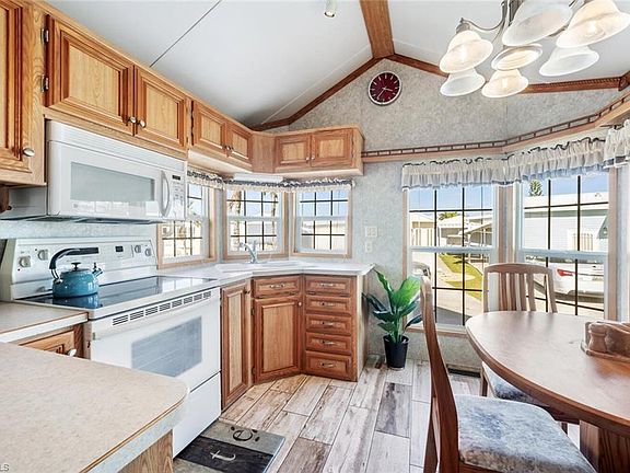 4th image of 7029 Granada Lakes Dr