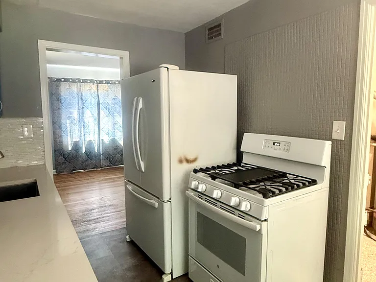 23861 Colbourne Rd — Photo 6