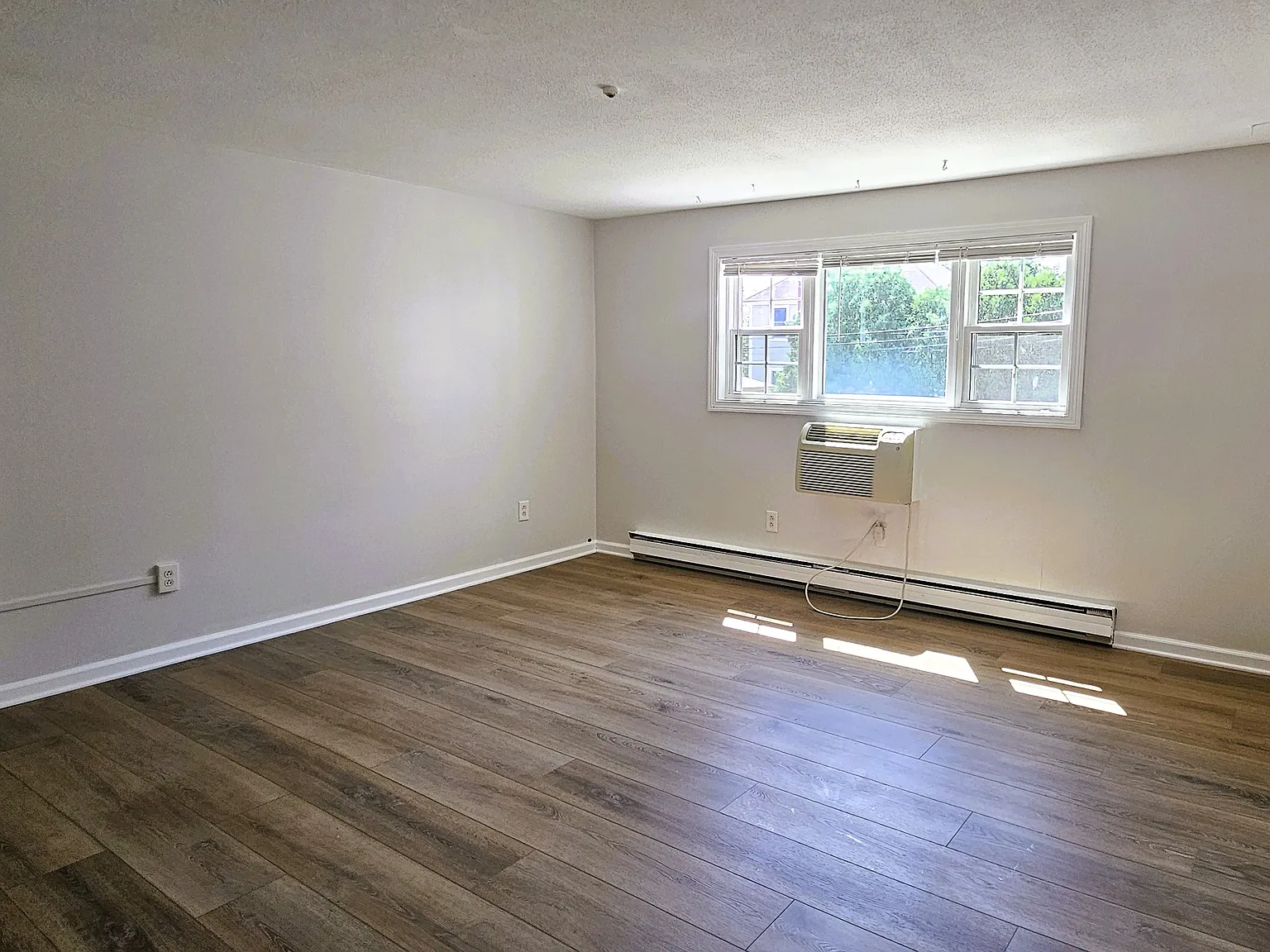 2 bed, 775 sqft, $2,095 — Photo 2