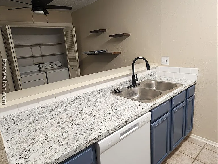 1901 Holleman Dr W #201 — Photo 11