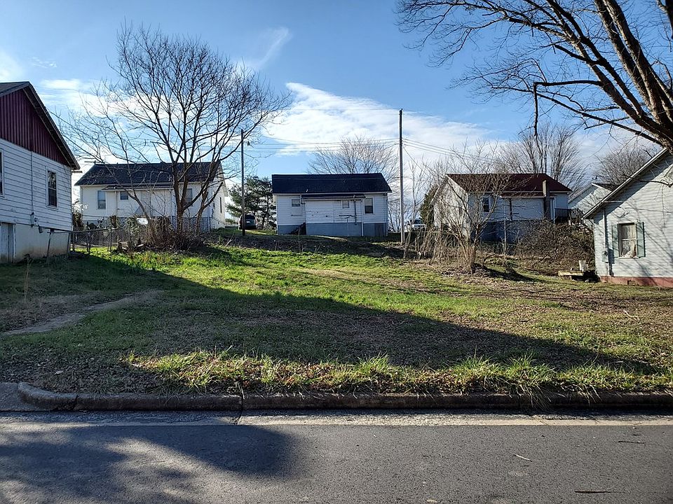 2nd image of 539 Dillard St
