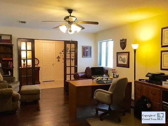 5th image of 606 S Creek Dr