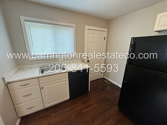 5th image of 2856 Valley View Cir
