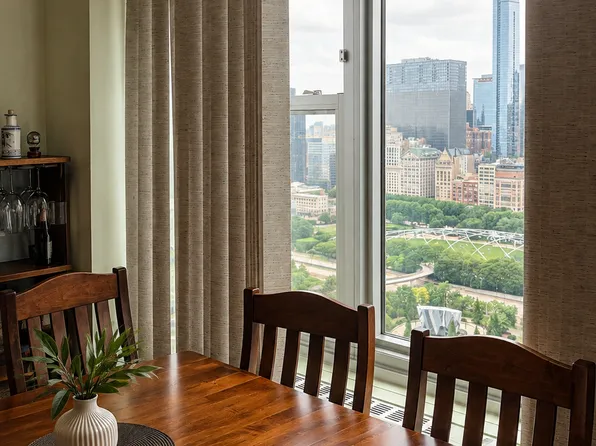 400 E Randolph St, Chicago, IL