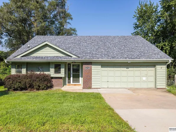 12724 S 38th St, Bellevue, NE 68123