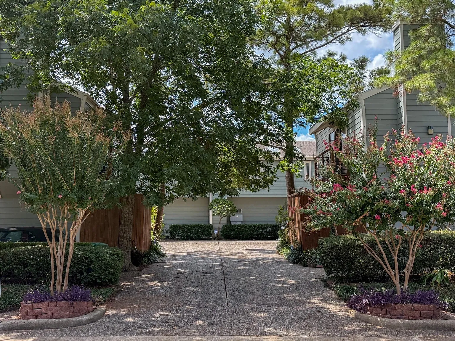 2 bed, 2.5 bath, 1148 sqft, $2,000 — Photo 2