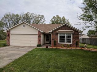 2202 Fiesbeck Dr, Columbus, IN 47201