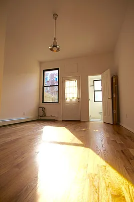Rented by Nooklyn NYC LLC | media 34