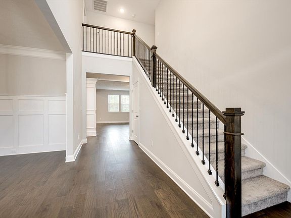 5th image of 342 Windsor Drive