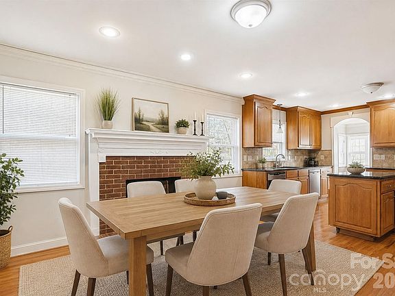 3rd image of 7459 Elwood Dr