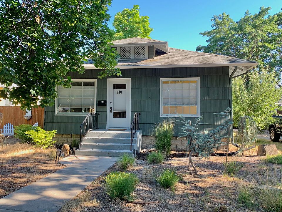 1st image of 2411 W Woodlawn Ave