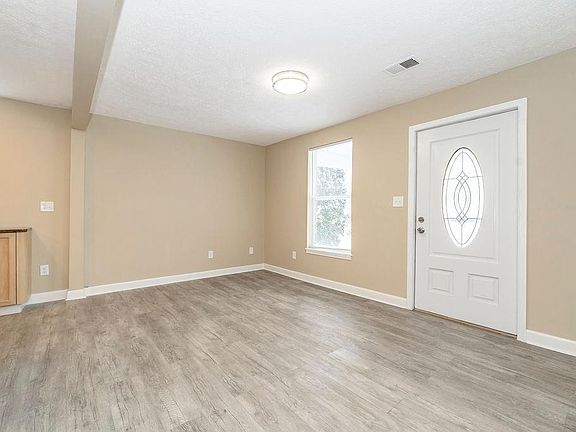 3rd image of 394 Sherman Ave