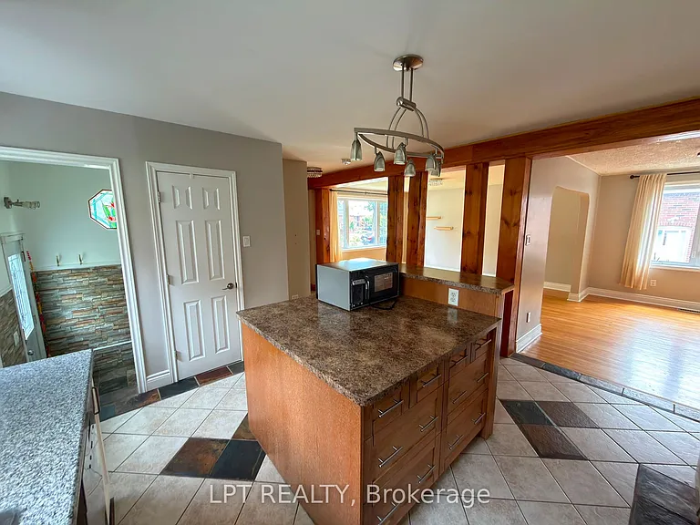 20 Gregory St — Photo 7