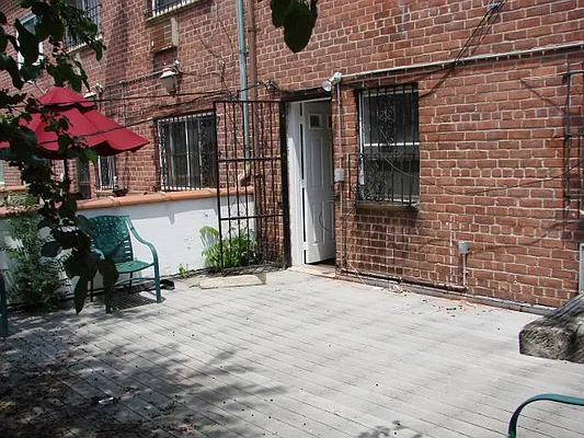 Rented by ABCO Commercial Properties, LLC | media 38