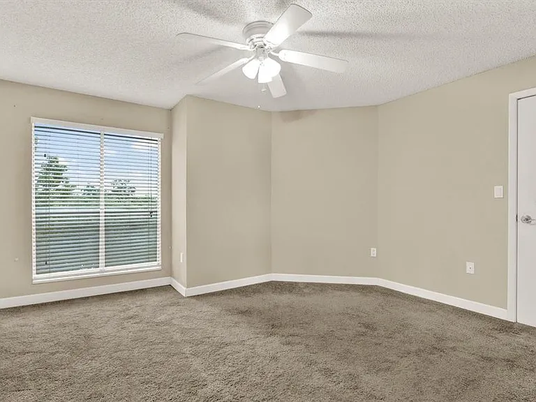 115 112th Ave NE #810 — Photo 11