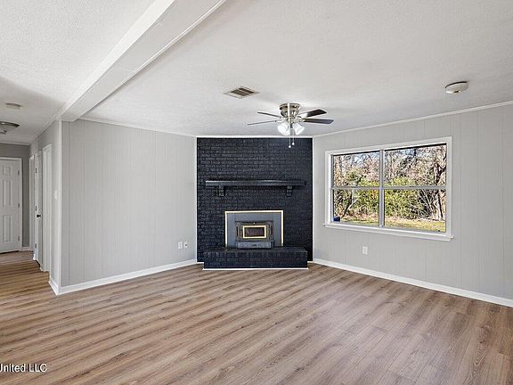 5th image of 50 Lakeland Park Dr