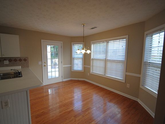 5th image of 2600 Kentshire Way