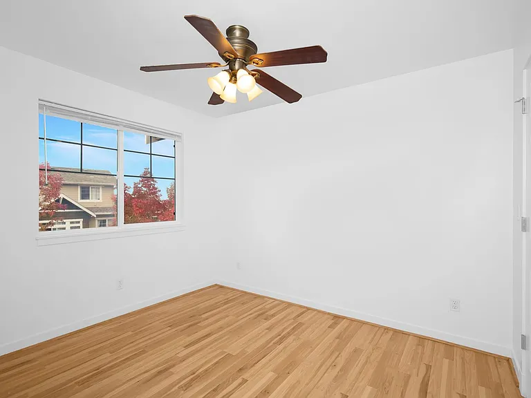 1904 16th Ln NE — Photo 15