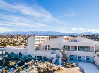 27 Hereford Ln, Santa Fe, NM 87506