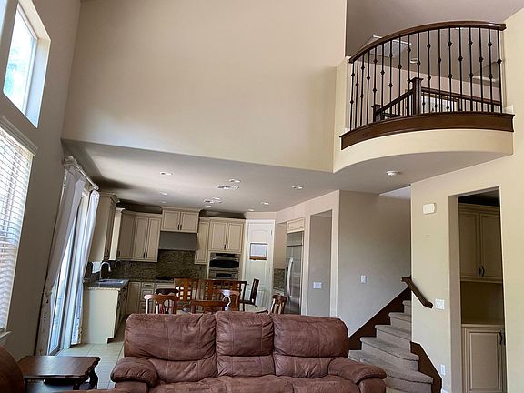 4th image of 2731 Las Flores Dr