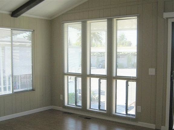 3rd image of 316 Sunny Hills Dr