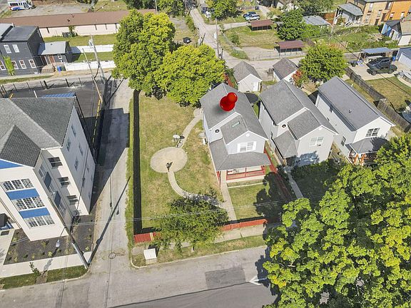 3rd image of 135 Sherman Ave
