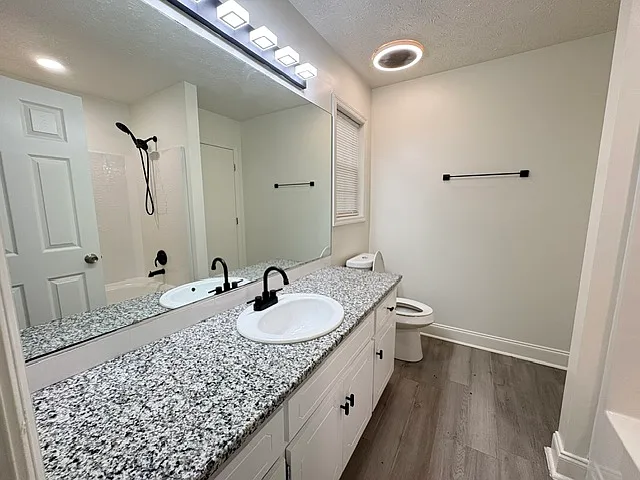 705 Wehring Ln — Photo 11
