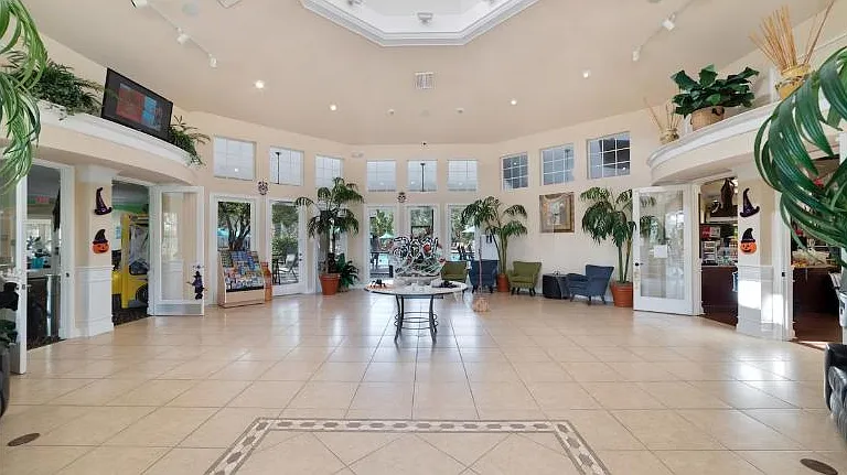 2306 Silver Palm Dr #303 — Photo 5