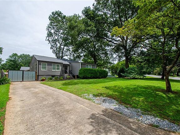 2nd image of 729 Sunnybrook Dr