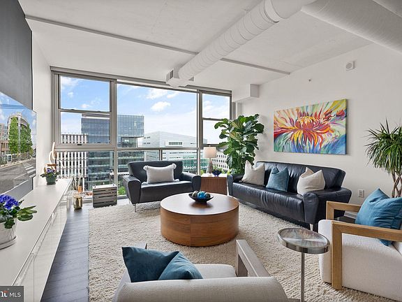 3rd image of 3409 Wilson Blvd Unit 808