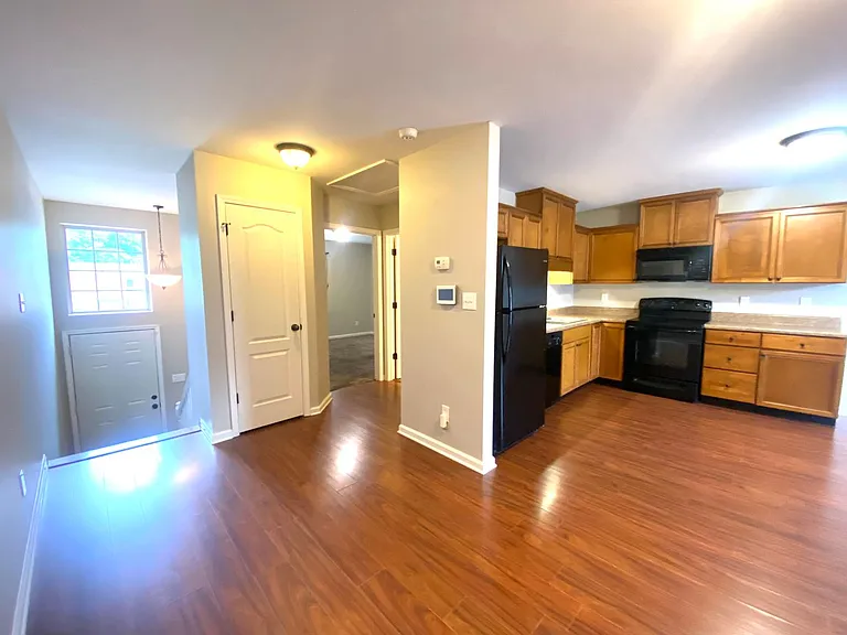 1728 Thistlewood Dr — Photo 4