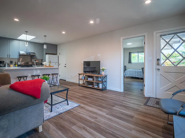 533 Westlake Dr — Photo 13