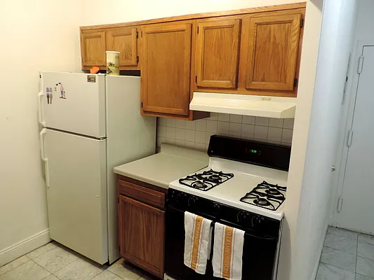 Rented by J Misrahi Realty Corp | media 28