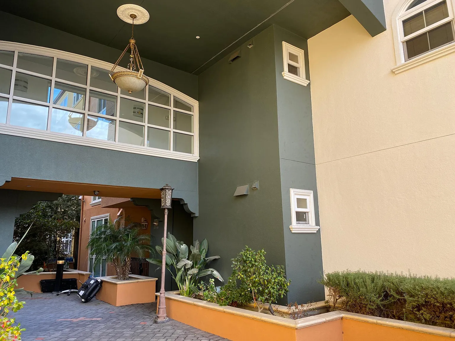 151 El Camino Real — Photo 4