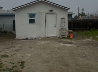 109 1/2 8th Ave #B, Delano, CA 93215