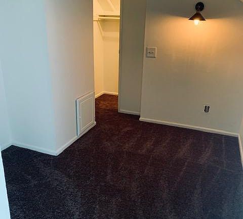 3rd image of 555 El Molino Ave #6
